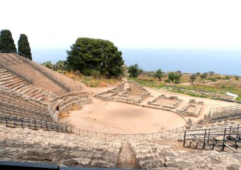 greek-theatre-and-museum-sicily-italy